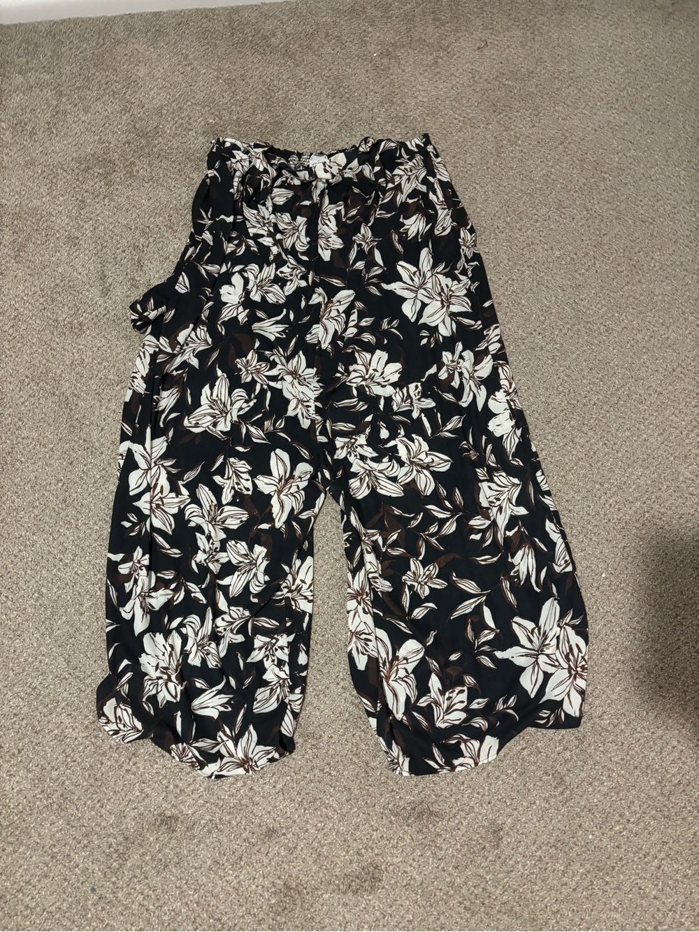 ARULA Black Floral Wide-Leg Tie Overalls